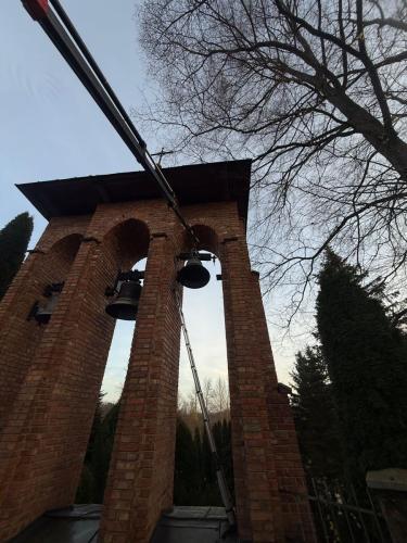 4bae184c-b4c1-43d9-a1f7-eca68c4e43e0