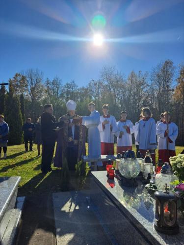 PHOTO-2025-11-02-20-14-24-2