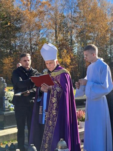 PHOTO-2025-11-02-20-14-25-3