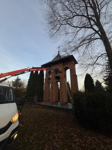 aeb470fe-bc75-434e-ab42-1f26975e27be